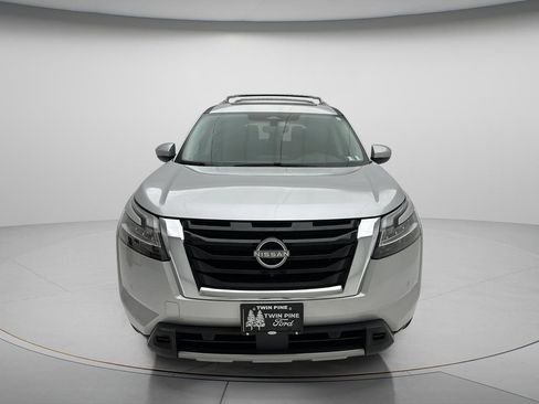 Used 2024 Nissan Pathfinder SL w/ SL Premium Package AWD/4WD image 2
