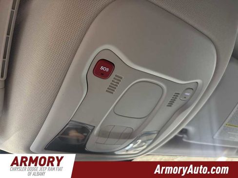 Used 2023 Jeep Renegade Latitude image 22