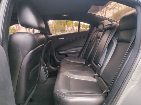 Used 2019 Dodge Charger SXT w/ Leather Interior Group image 13