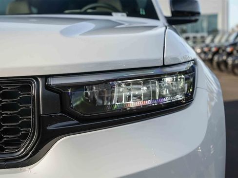 New 2025 Jeep Grand Cherokee L Limited image 8