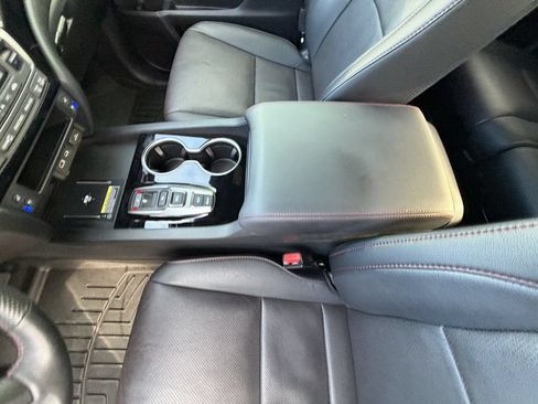 Used 2024 Honda Passport Black Edition image 18
