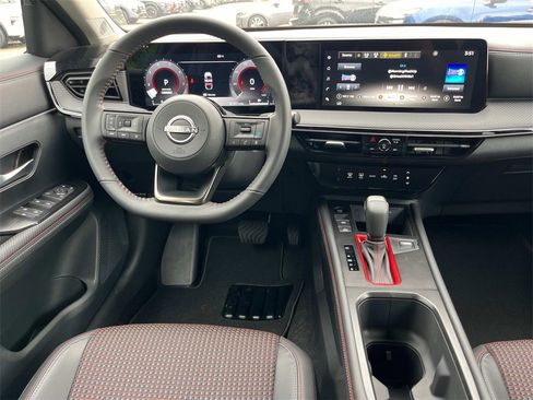 New 2025 Nissan Kicks SR image 13
