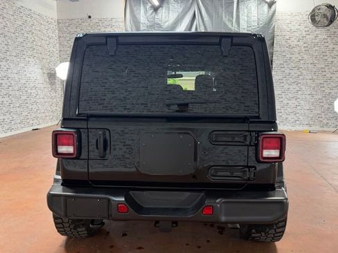 Used 2021 Jeep Wrangler Unlimited Sahara AWD/4WD image 5