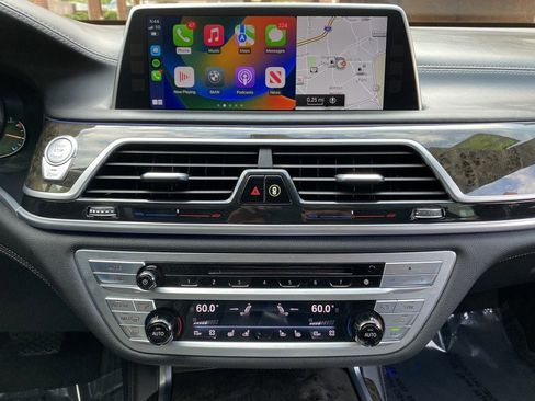 Used 2018 BMW 750i xDrive image 25