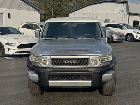 Used 2007 Toyota FJ Cruiser 2WD image 2