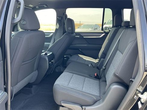 New 2025 GMC Acadia Elevation image 25