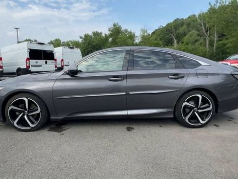Used 2018 Honda Accord Sport image 5