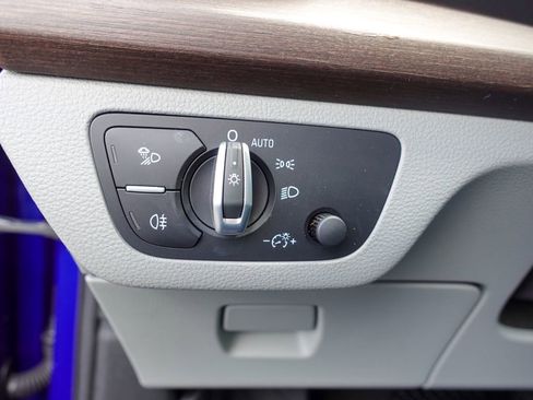 Used 2023 Audi Q5 e Premium Plus w/ Premium Plus Package image 16