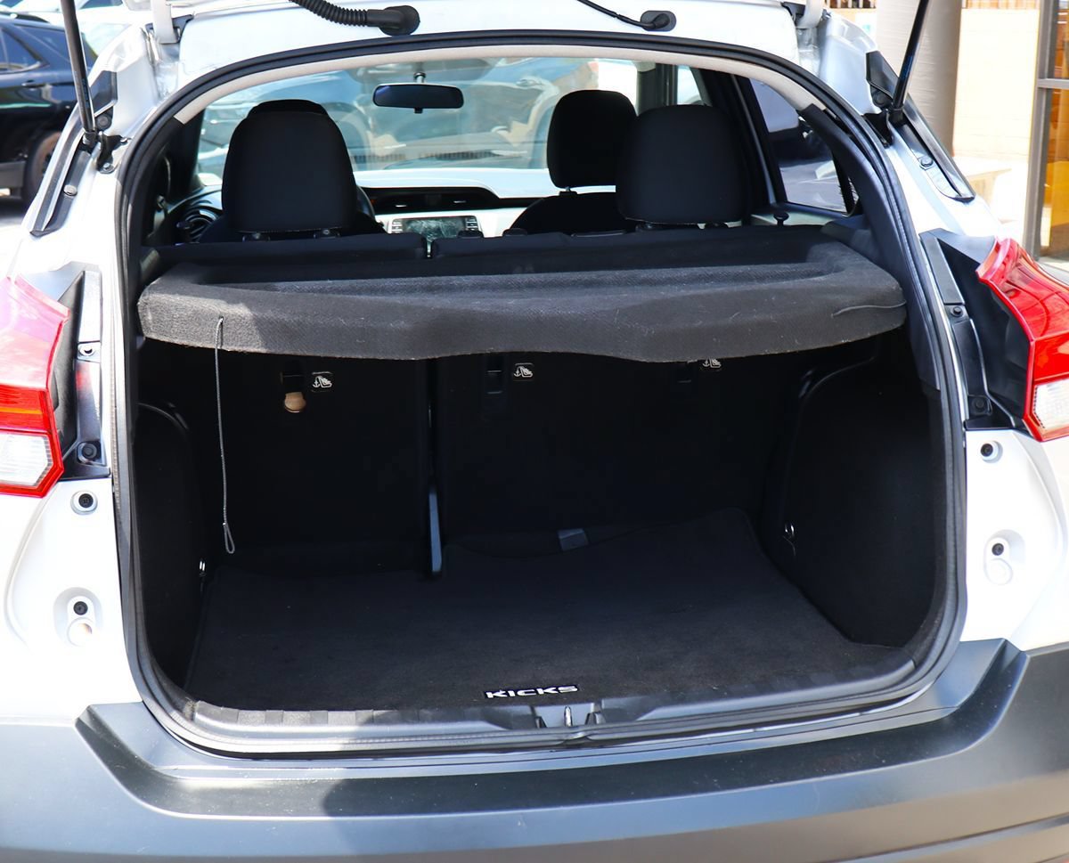 Used 2018 Nissan Kicks SV FWD image 24