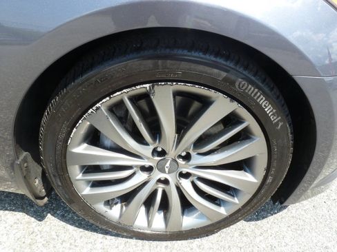 Used 2015 Hyundai Genesis 5.0 RWD image 19