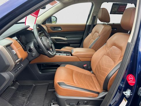 Certified 2023 Nissan Pathfinder Platinum w/ Lighting Package (N93) image 17