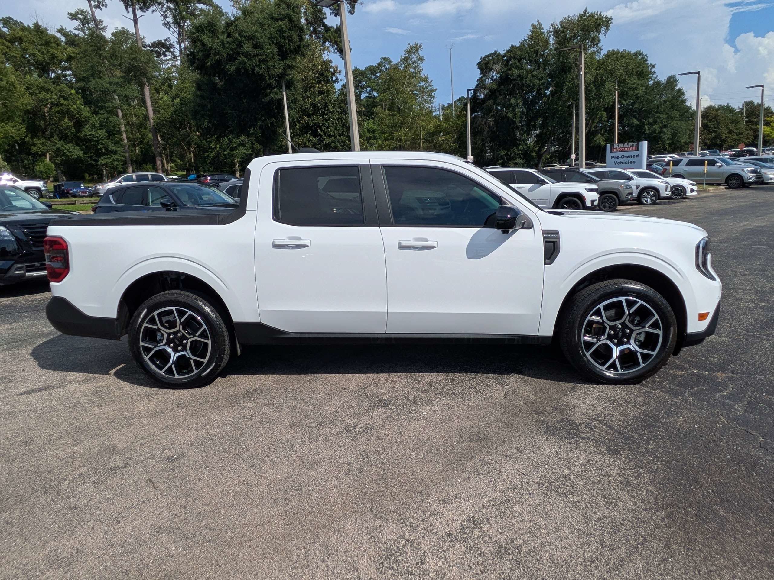 Used 2025 Ford Maverick Lariat w/ 4K Tow Package AWD/4WD image 3