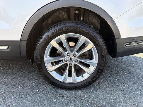 Used 2018 Ford Explorer Limited w/ Equipment Group 301A AWD/4WD image 10