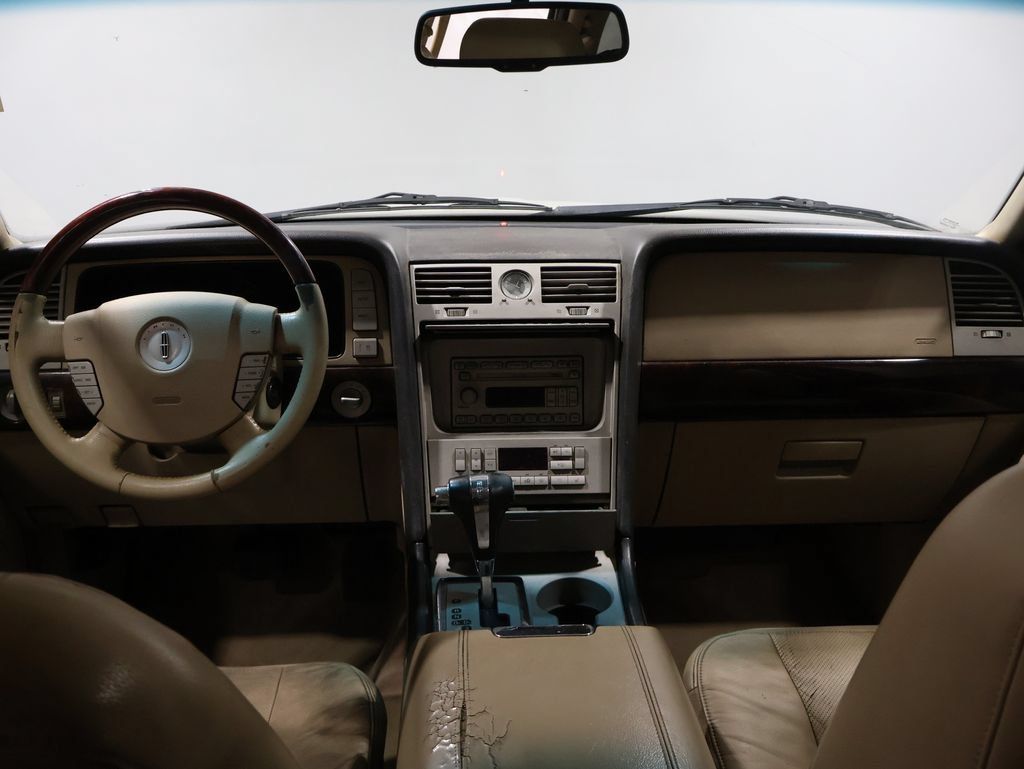 Used 2006 Lincoln Navigator Luxury AWD/4WD image 23