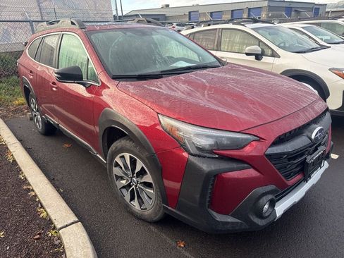 Used 2023 Subaru Outback Limited image 4