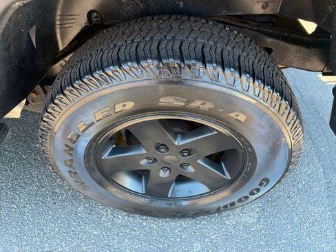 Used 2018 Jeep Wrangler Unlimited Sport AWD/4WD image 10