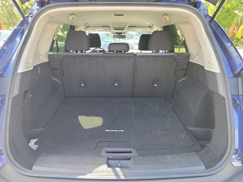 Certified 2023 Nissan Rogue SV FWD image 9