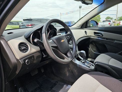 Used 2015 Chevrolet Cruze LS FWD image 6