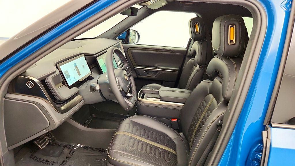 Used 2025 Rivian R1S Adventure Dual AWD/4WD image 21