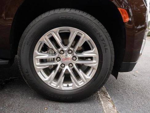 Used 2023 GMC Yukon SLT w/ SLT Luxury Package image 44