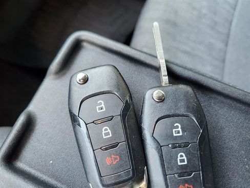 Used 2022 Ford F150 XLT image 37