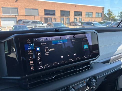 Used 2025 Jeep Wrangler Unlimited Sahara AWD/4WD image 20