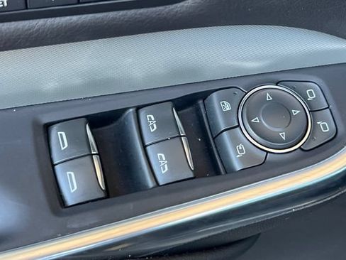 Used 2023 Cadillac XT4 Premium Luxury FWD image 12