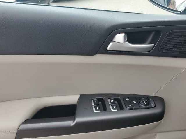 Used 2020 Kia Sportage LX FWD image 18