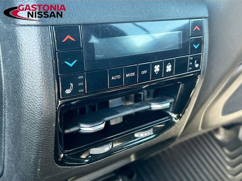 Used 2021 Jeep Grand Cherokee L Overland w/ Luxury Tech Group IV AWD/4WD image 35