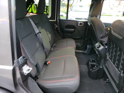 Used 2019 Jeep Wrangler Unlimited Rubicon image 20