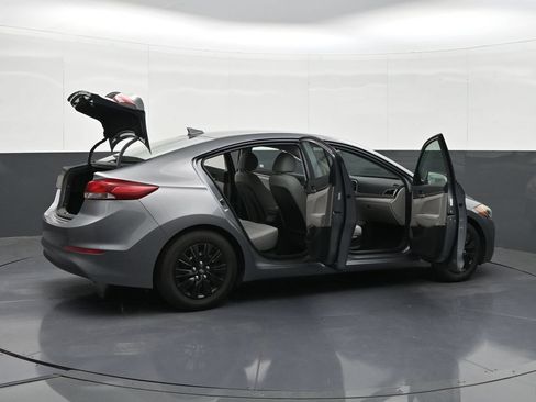 Used 2017 Hyundai Elantra SE FWD image 37