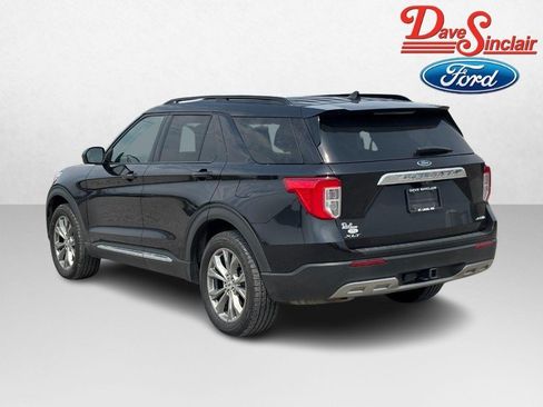 Used 2022 Ford Explorer XLT w/ Equipment Group 202A AWD/4WD image 9