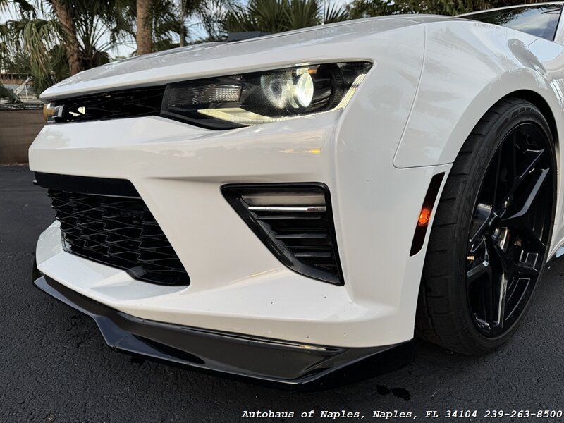 Used 2018 Chevrolet Camaro SS RWD image 8