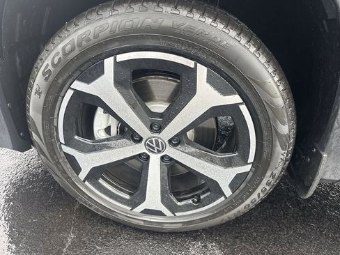 New 2026 Volkswagen Tiguan SE AWD/4WD image 8