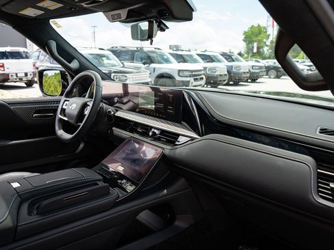 Used 2026 INFINITI QX80 Autograph w/ Premium Cargo Package AWD/4WD image 47