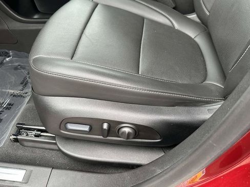 Used 2023 GMC Acadia SLT w/ Preferred Package image 22