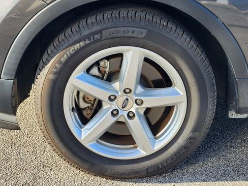 Used 2018 Ford Explorer XLT w/ Equipment Group 202A image 8