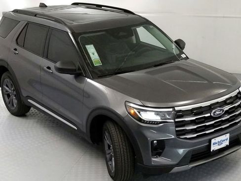 New 2025 Ford Explorer Active w/ Active Comfort Package image 13