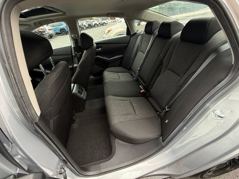 Used 2025 Honda Accord SE image 17
