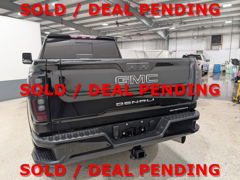 Used 2020 GMC Sierra 2500 Denali w/ Denali Ultimate Package AWD/4WD image 4