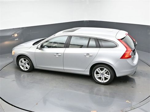 Used 2015 Volvo V60 T5 Premier image 41