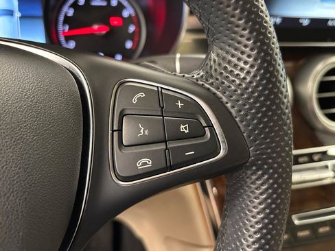 Used 2019 Mercedes-Benz GLC 300 4MATIC image 32