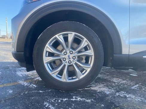 Used 2023 Ford Explorer Limited image 18