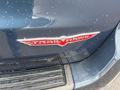 Used 2021 Jeep Grand Cherokee Trailhawk image 11