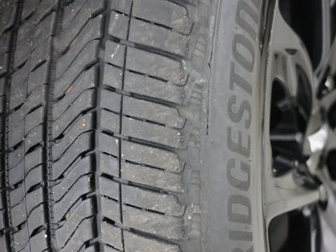 Used 2024 Cadillac Escalade Sport w/ LPO, ONYX Package image 16