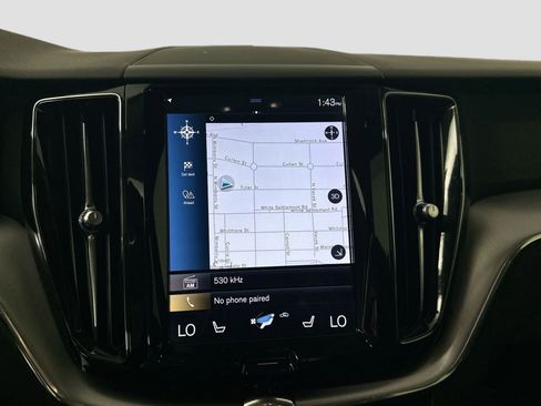 Used 2018 Volvo XC60 T6 Momentum w/ Convenience Package image 14