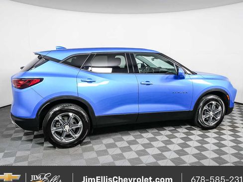 Used 2025 Chevrolet Blazer LT image 2