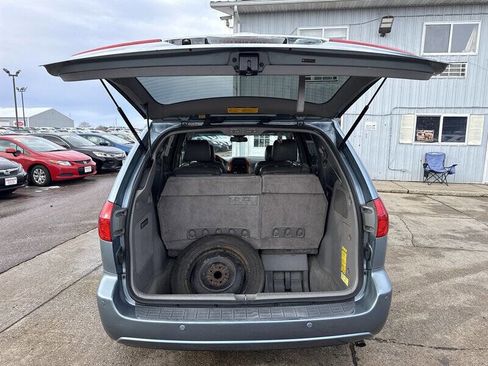 Used 2008 Toyota Sienna XLE Limited image 17