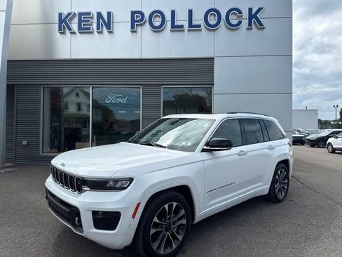 Used 2023 Jeep Grand Cherokee Overland w/ Adv Protech Group III AWD/4WD image 2