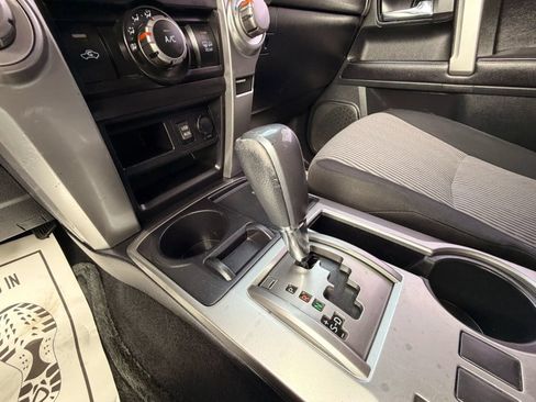 Used 2016 Toyota 4Runner SR5 RWD image 31